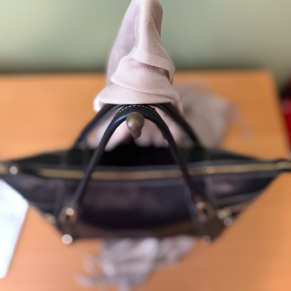 🌸Cole Haan pre-owned black large tote. LTB17 - Picture 4 of 10